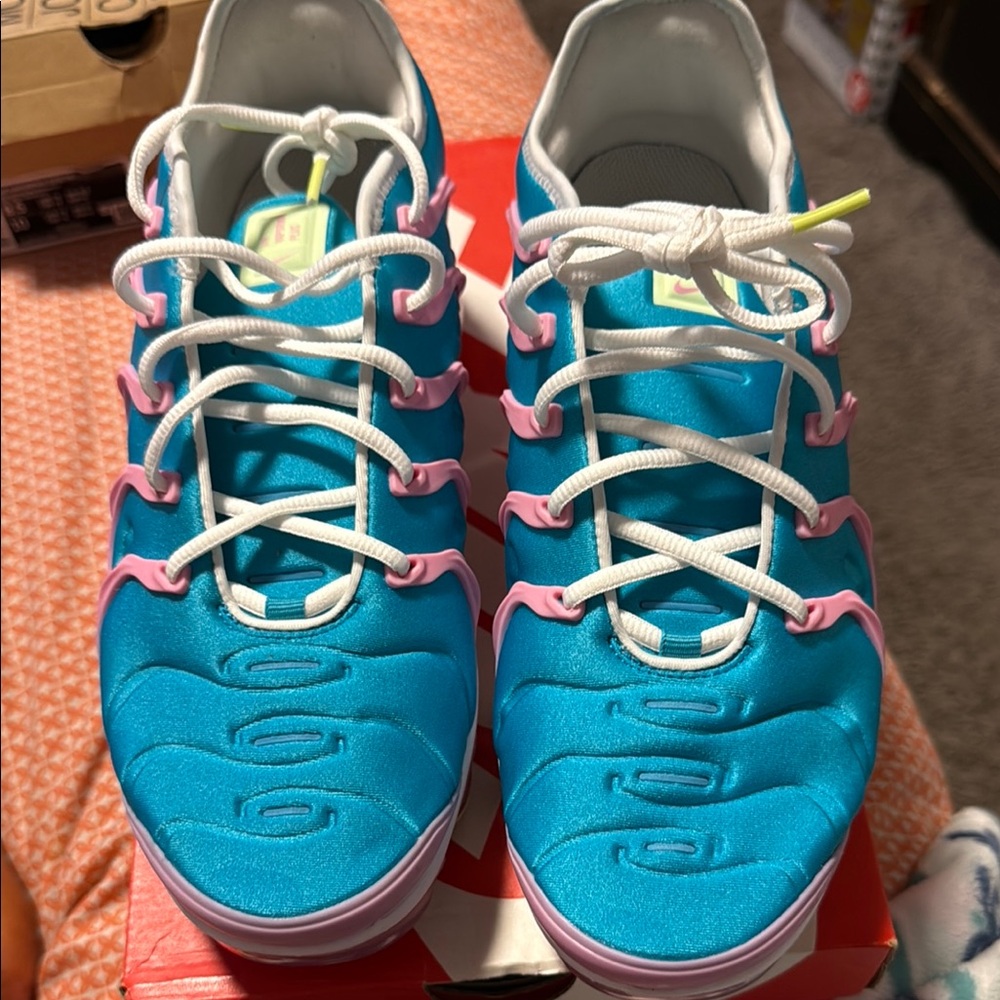 Nike Turquoise Lime and Pink Vapormax